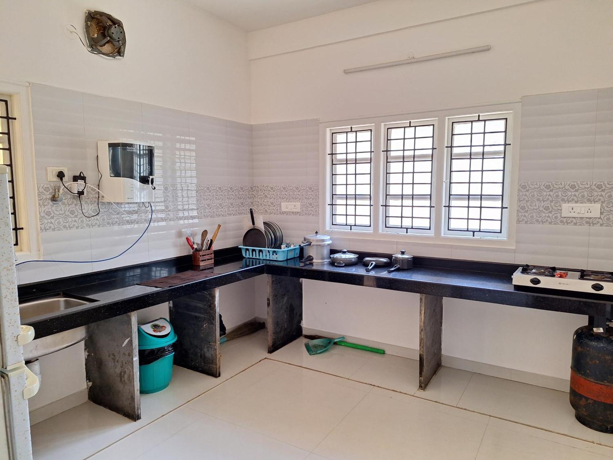 Suvarna Grande Homes منغالور الغرفة الصورة